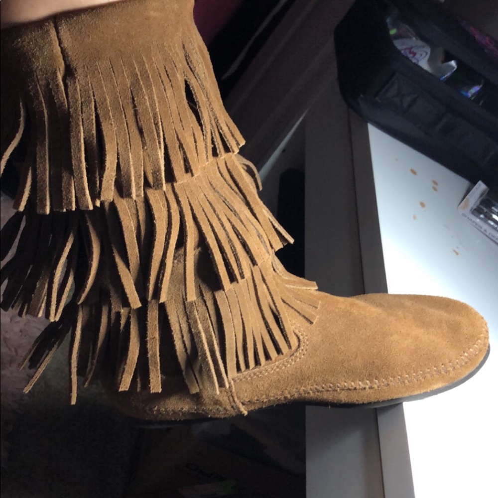 Women’s Minnetonka size 12 new